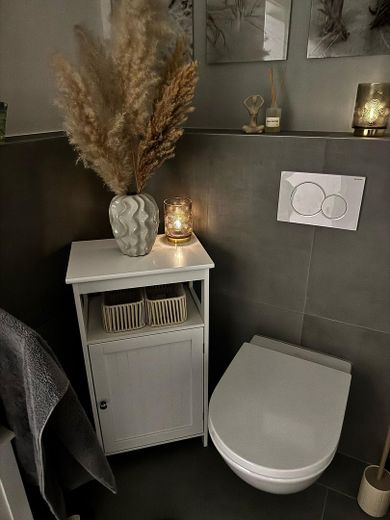 Neubau! Exklusive 3-Zimmer Wohnung mit Balkon! – Badezimmer