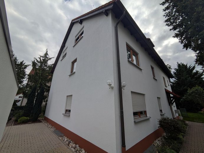 3 Zimmer Wohnung Oberasbach Altenberg – Außenansicht mit Eingang