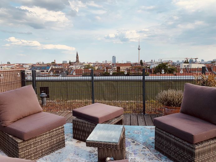 Luxury Penthouse Maisonette with Private Rooftop Terrace & Spectacular 360° Berlin Skyline Views – Private Rooftop Terrace Lounge