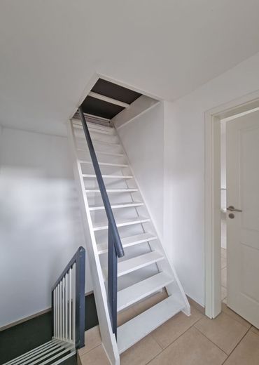 Tolle Maisonettewohnung mit Stellplatz in der Remise! – Zugang Dachbodenspeicher