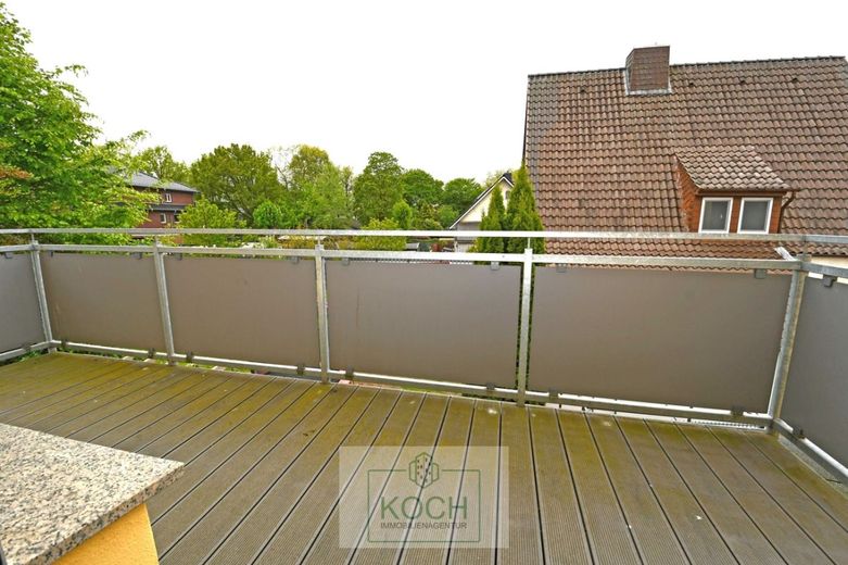 RESERVIERT - Kleines Wohn- und Geschäftshaus am Mecklenburger Weg (Leherheide) – Balkon_WE2