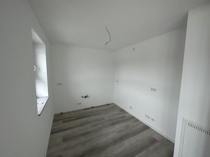 Premium 3-Zimmer-Maisonette-Wohnung mit offener Wohn-Ess-Küche, Dachterrasse & Fußbodenheizung – OG Küche