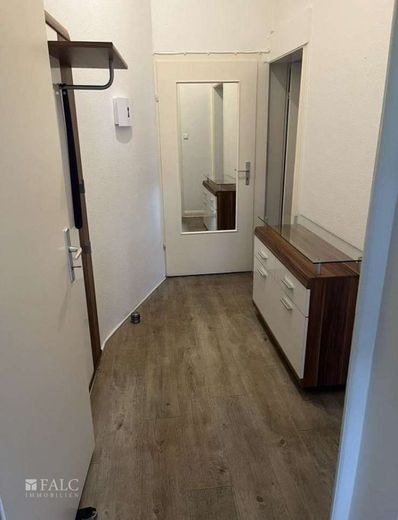 Ihr NEUES Mehrgeneration oder Mehrfamilienhaus mit TOP Rendite – 2 Zimmer Wohnung Flur