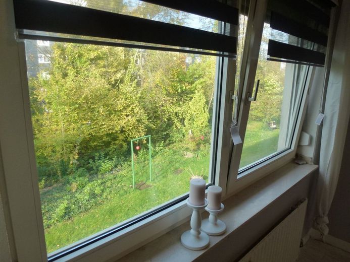 Dortmund: Ihr Kapital-"Airbag" in Aplerbeck - Ein Invest, das sich lohnt! – Fensterblick Schlafzimmer
