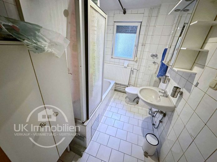 Saniert + Charmant! 1-2-Familienhaus im Hofreitenstil in MKK-Neuberg + Flexibel 5-8-Zimmer möglich! – TGL-Wannenbad