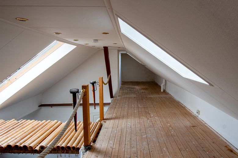 Exklusive Dachgeschosswohnung mit Dachterrasse, Empore und Altbaucharme – Foto 11