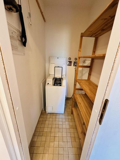 Schöne und helle 2,5 teilmöblierte Zimmer-Wohnung mit Küche, Balkon und Tiefgarage in Leonberg – Foto 7