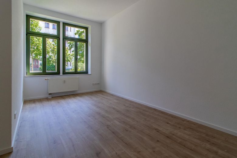 6% Rendite - neu modernisiert & vermietet: energieeffizienter Wohntraum, EBK, Wellness-Bad, Top-Lage – Schlafzimmer