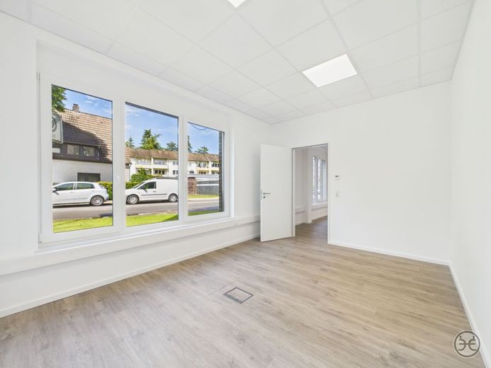 Bürofläche in Frequenzlage von Kreyenbrück // Erstbezug // Kreyenbrück // Oldenburg – Eden-Ehbrecht-Immobilien_Gewerbe_Bürofläche_Vermietung_019