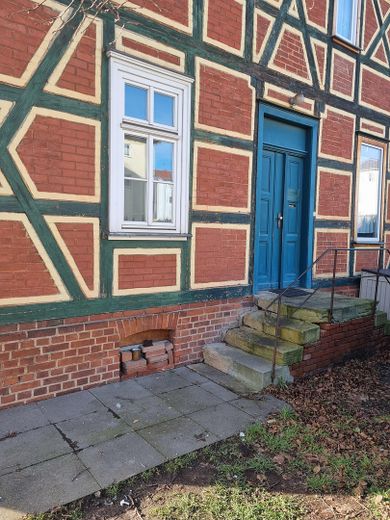 Historyczny dom szachulcowy w Eisenach: 218 m², duży ogród, od zaraz wolny i z bardzo korzystnym dofinansowaniem! – Haustür 