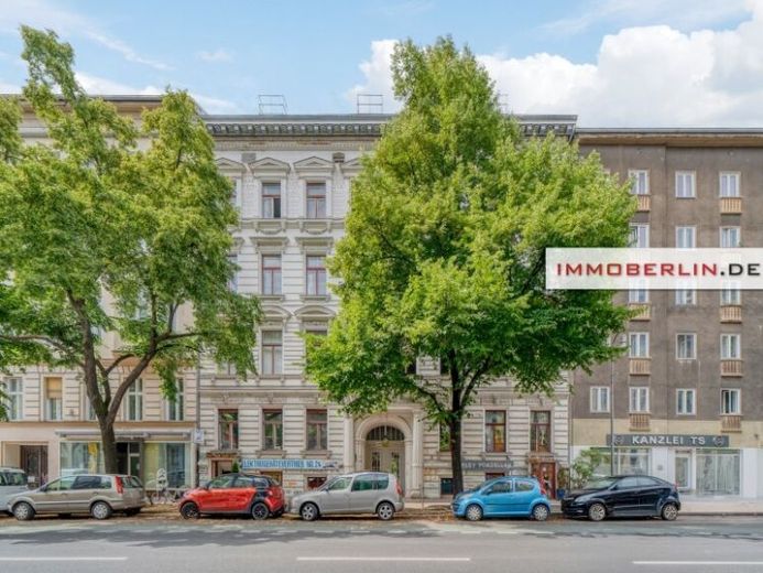 IMMOBERLIN.DE - Affascinante appartamento d’epoca con stucchi, adatto alle famiglie, in posizione rinomata – Foto 1