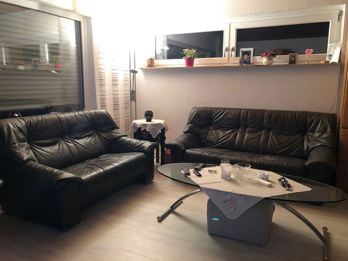 Casa atractiva con 6,5 habitaciones y cocina equipada en Fridingen – Wohnzimmer