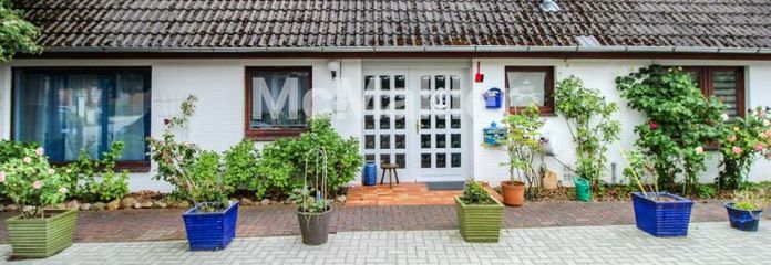 Ampia casa con appartamento indipendente a Erfde