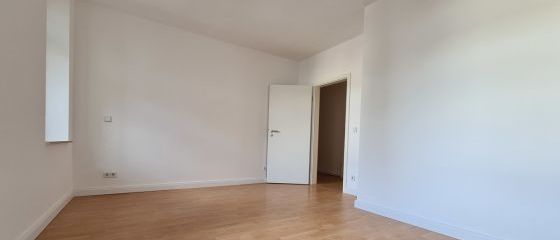 Großes Schlaf-/Kinderzimmer