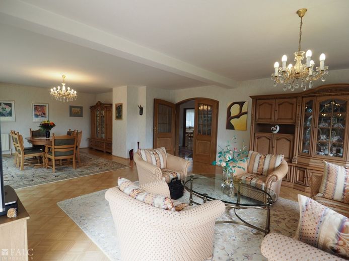 Großzügiges Anwesen im Kurort Bad Bodendorf – Wohnzimmer