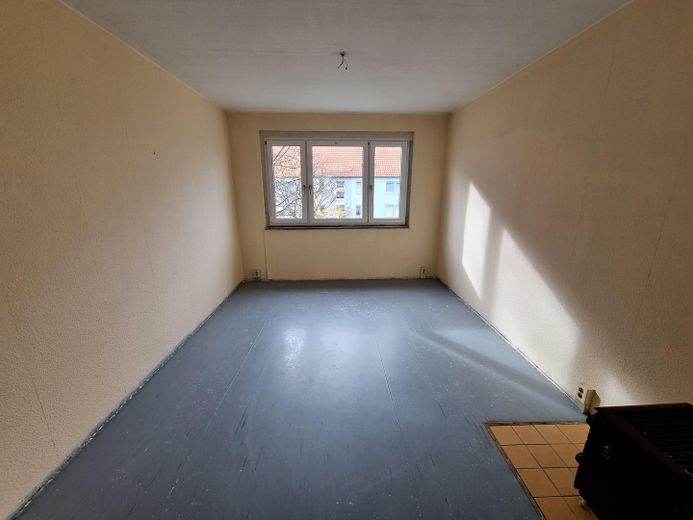 Von Privat: Mehrfamilienhaus mit 24WE in Gemeindekern von 02959 Schleife – Wohnung Beispiel