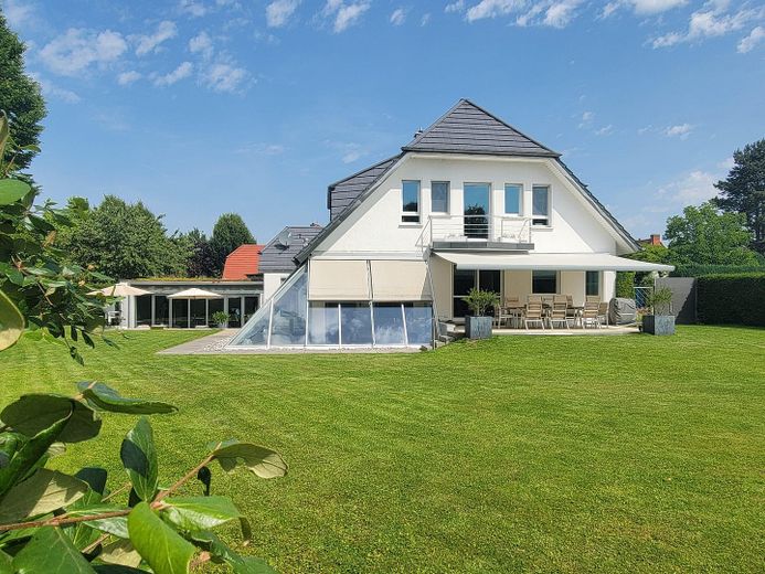 TOP Lage, großer Garten