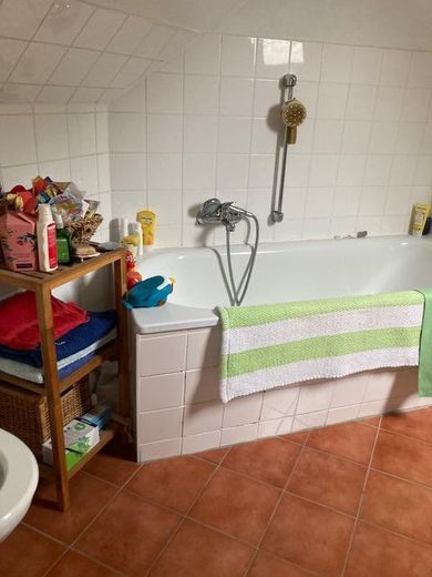 Appartamento maisonette sul Lago Sacro – Bad oben