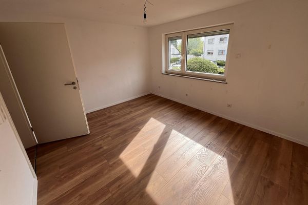 Odnowione 3-pokojowe mieszkanie z balkonem i zabudowaną kuchnią w Hechingen