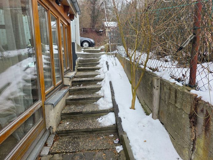 Attraktives Angebot: 4-Zimmer-Haus mit Terrasse - Neumarkt-St. Veit – Außenbereich Zugang