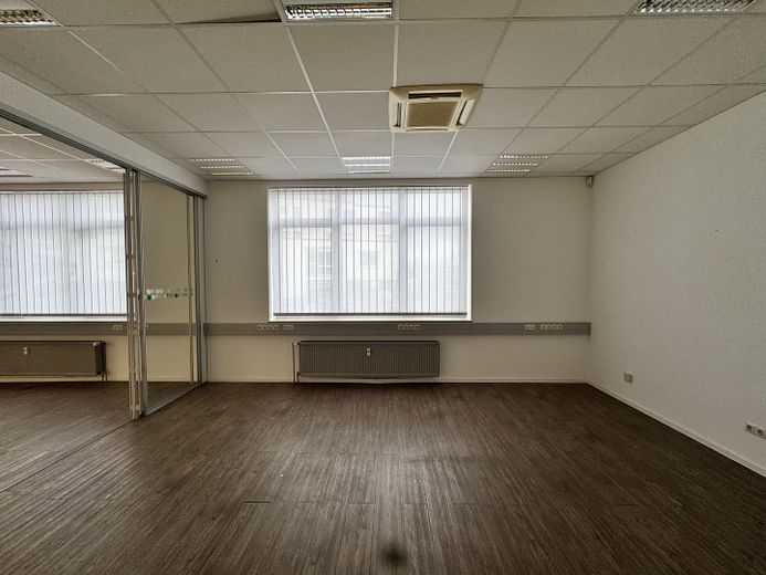 Einzelbüro mit Glastrennwand