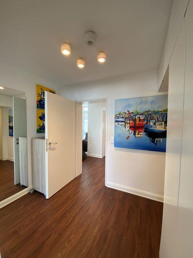 Meerblick ohne Grenzen- Exklusive 4.5 Zimmer Wohnung in erster Reihe von Scharbeutz – Flur 
