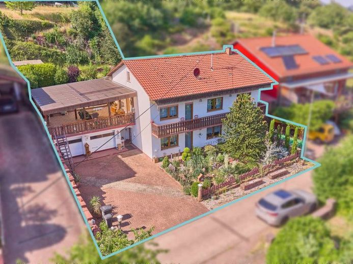 Wohnidylle mit sonniger Terrasse und liebevoll angelegtem Garten in ruhiger Waldrandlage – फोटो 1