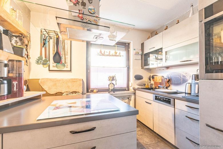 Modernisiertes Dreifamilienhaus in attraktiver Wohnlage - Bestes Wohnen oder Vermieten in Hameln! – Küche Erdgeschoss