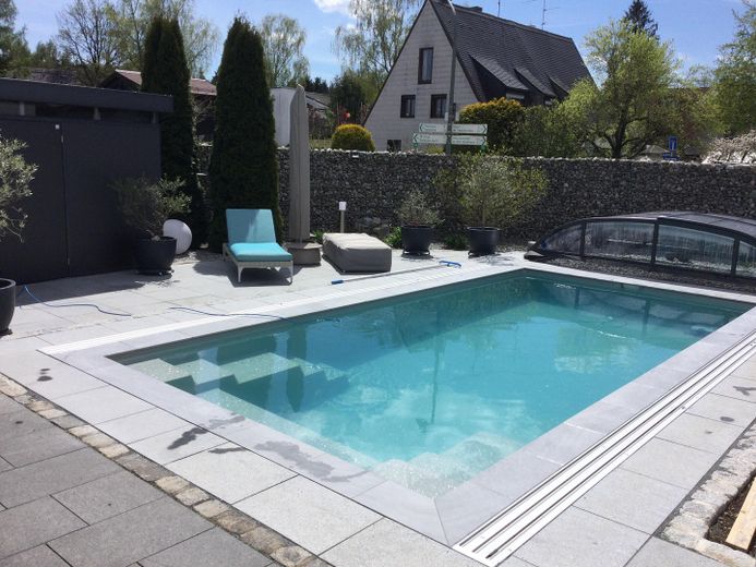 Beste Wohnlage und hochwertige Ausstattung, Garten Süd-West Ausrichtung mit Pool – Pool ohne Überdachung