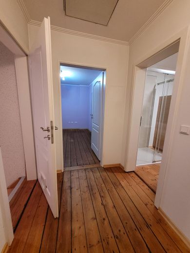 L(i)ebenswertes Haus, Grundstück mit Seele, vereinen zukunftsorientierte Technik mit Natur in Herten – 1 OG Flur