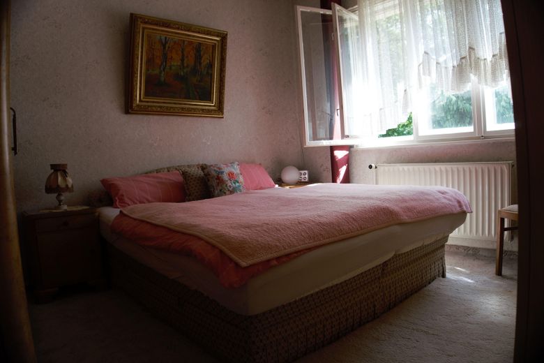 Kein Neubauwürfel, kein 08/15, Berliner Altbau-Schätzchen m. 1010m² Grundstück s. Menschen m. Ideen – Schlafzimmer 1