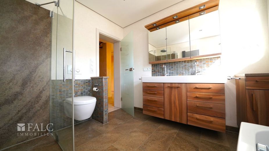 Stilvoll und viel Grün in Bad Rappenau - FALC Immobilien Heilbronn – ... für die Morgenroutine