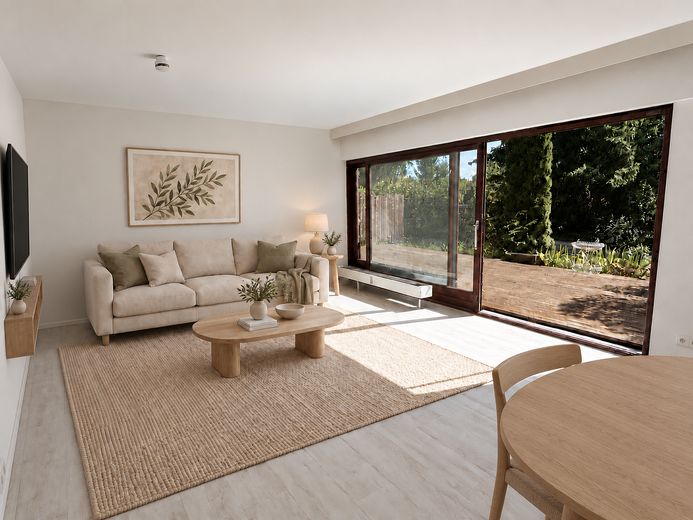 Appartement indépendant modernisé dans un quartier calme avec terrasse et garage – Wohnzimmer_gestaged