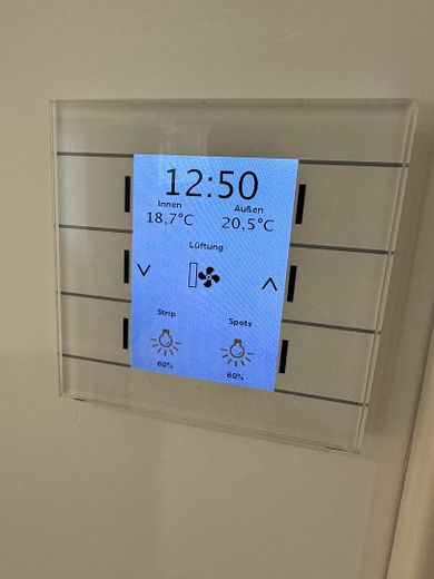 hochwertiger Erstbezug im kernsanierten Bauernhaus - Maisonette unter Reet am Elbdeich – Smarthome-Taster