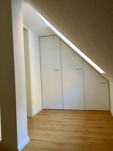 Altstadt-Stadthaus mit Mainblick, Dachterrasse, Mieteinnahmen & Ausbaupotenzial – provisionsfrei – Wohnung 2.OG