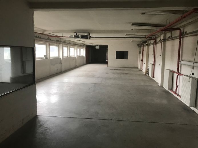 Büros mit Halle – Foto 6