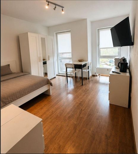 Möbliertes Apartment  mit Balkon und Aufzug – Foto 8