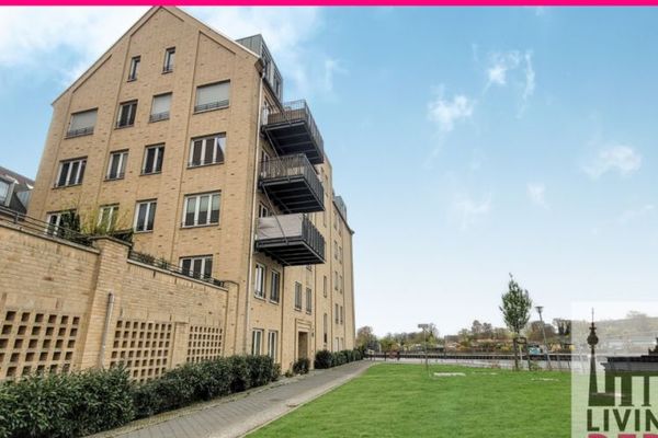 Amplio piso de propiedad de 2 habitaciones en Potsdam – ¡Vivir moderno en una ubicación atractiva!