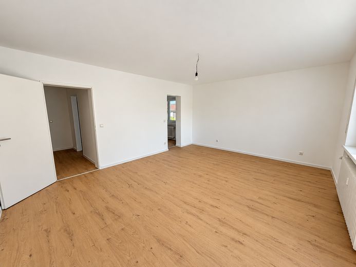 Exklusive, sanierte 4-Zimmer-Wohnung - Provisionsfrei! – Wohnzimmer