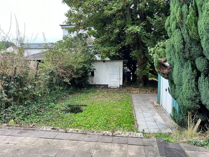 निजी विक्रेता से: Ratingen के केंद्र में 3-परिवारों का घर – Garten