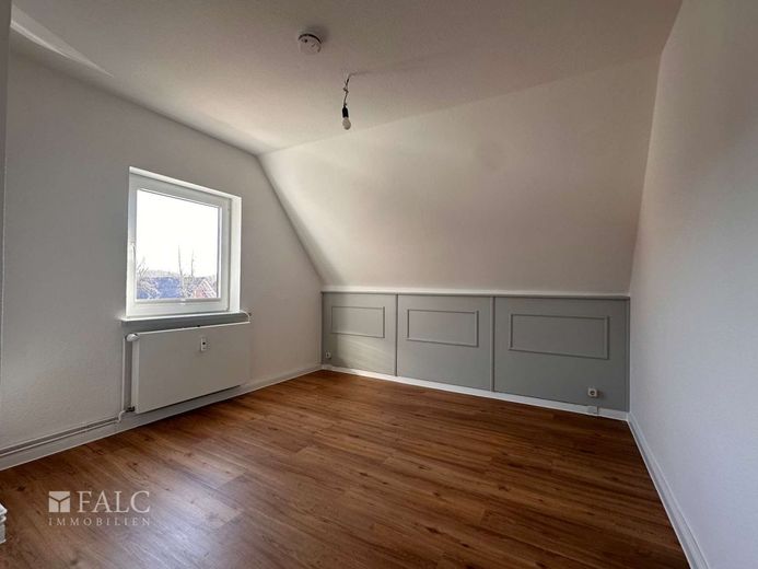 ***Strandnahes Reihenendhaus mit Wintergarten und Terrasse*** – Dachzimmer