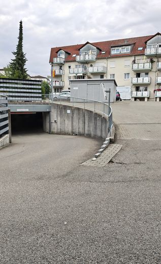 Wolne mieszkanie 2-pokojowe w centralnej lokalizacji Villingen – Tiefgaragenzufahrt
