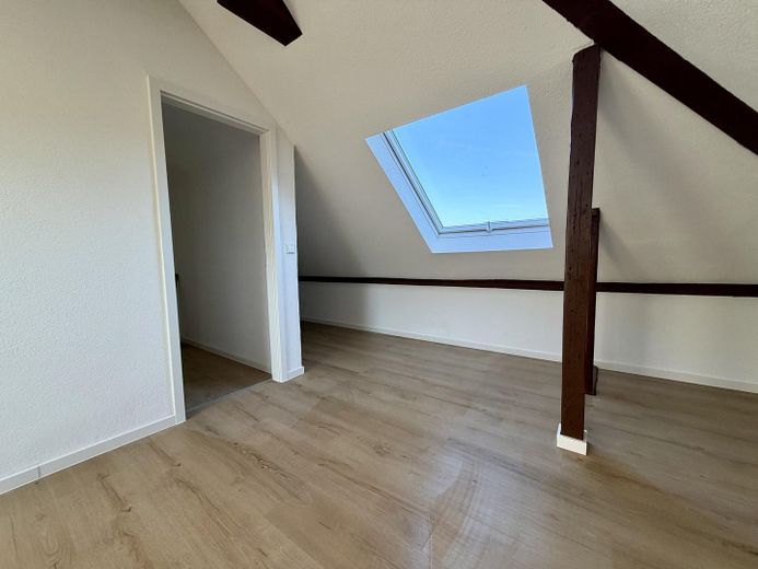 Camera ammobiliata in appartamento condiviso per 3 persone (centro città di Heilbronn) Ristrutturata nel 2025 – Zimmer 1 Gegenseite