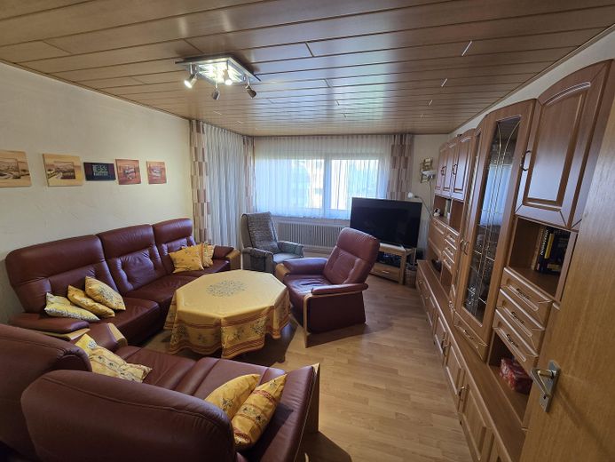 Wangen'de kış bahçeli geniş 108 m² daire – Wohnzimmer