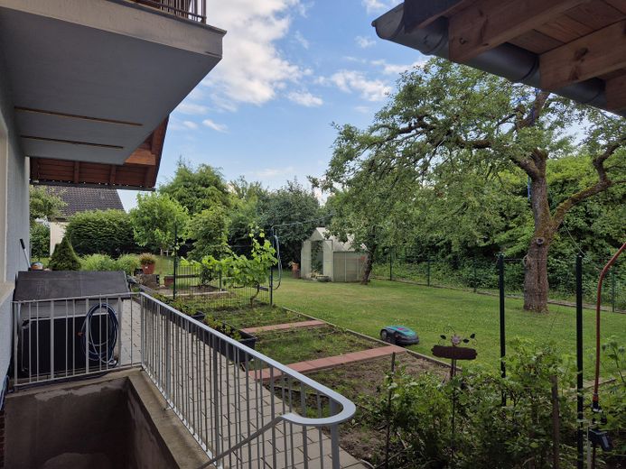 von der Kellertreppe im Garten