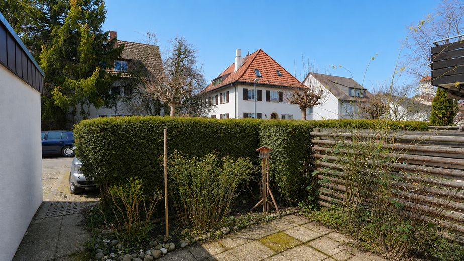 Accogliente abitazione di proprietà a Reutlingen: appartamento al piano terra di 3 locali con terrazza – Terasse