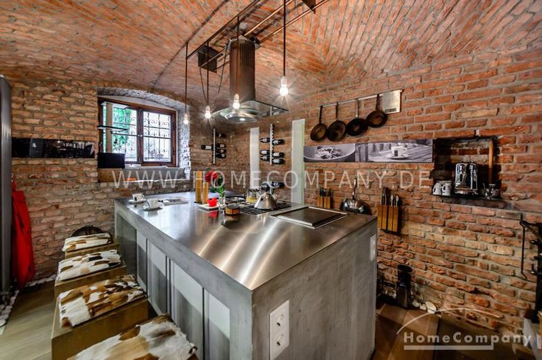Sehr exklusiv möblierte 6-Zimmer-Souterrain-Wohnung mit schöner Terrasse in der Maxvorstadt – 45b22d3a84c75342363c3b97fad3aec2dfcaf4a6.jpg