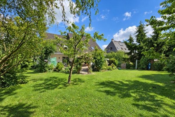 Maison individuelle avec appartement indépendant loué sur un terrain de 1.010 m² – Reichenbrand