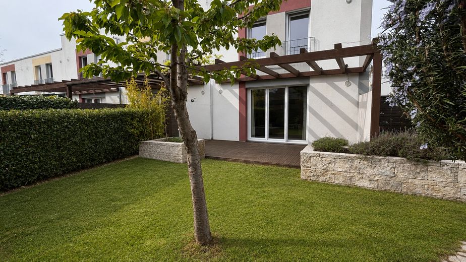 Modernes Reiheneckhaus in familienfreundlicher Wohnlage in Poing – Garten