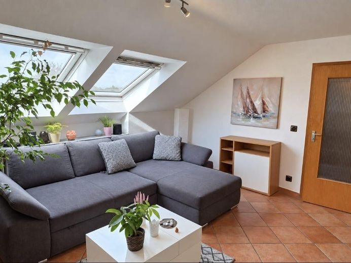 Attraktive 3-Zimmerwohnung mit besonderem Grundriss, modernisiertem Wohnkomfort und eigener Garage – Foto 7